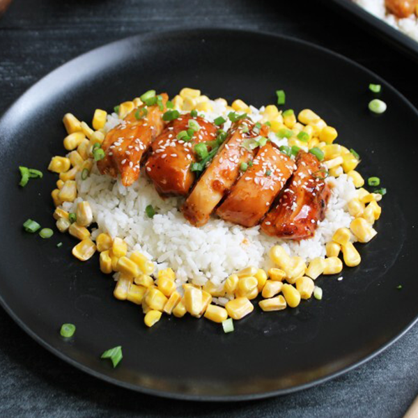 What's included in Sweet N' Spicy Bourbon Chicken
