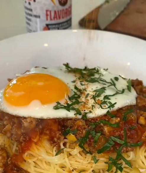 Spaghetti & Meat Sauce w/ Fried Egg